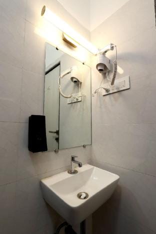 Corporate Stay Solution: 2 BHK in Borivali East Apartment in Mumbai