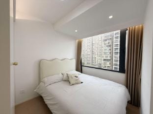 Simple 4-Bedroom Apartment 50m From Subway Apartment in Shanghai