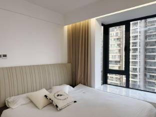 Simple 4-Bedroom Apartment 50m From Subway Apartment in Shanghai