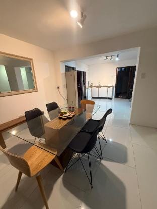 The White House - Zonnebloem Vacation rental in Cape Town