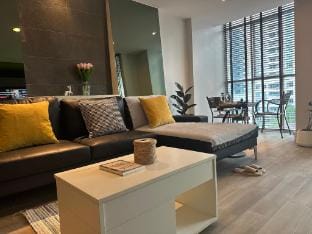Unit Langsuan Chidlom Apartment in Bangkok