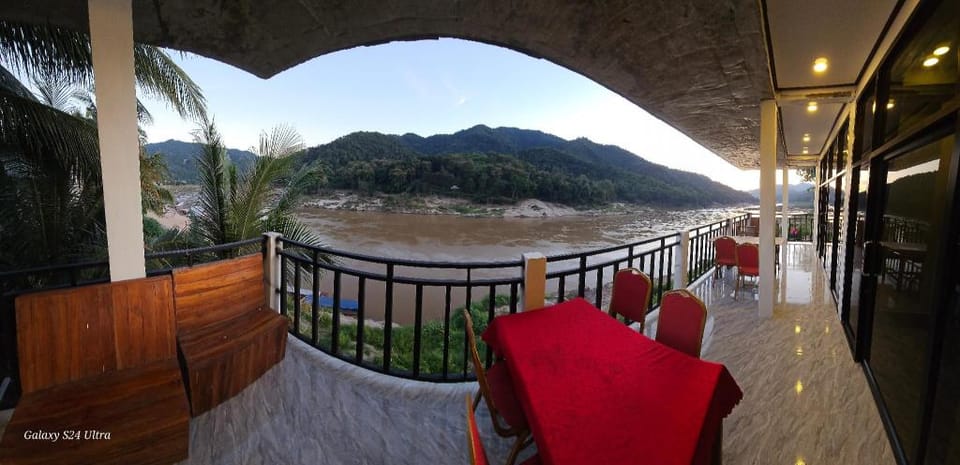 INN RIVERSIDE HOSTEL PB Hotel in Laos