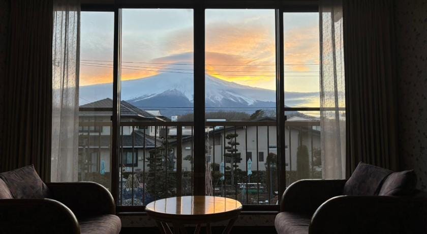 令德湖畔山荘 Hotel in Shizuoka Prefecture