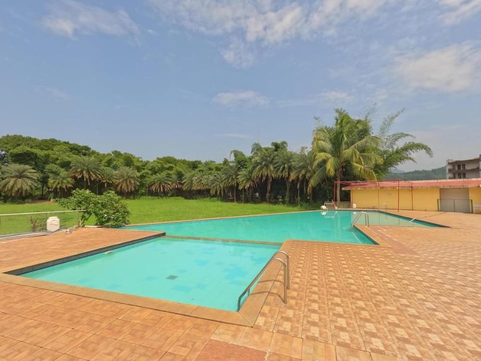 Ivy Bliss Studio with Common Pool, B 14, Karjat Apartment in Maharashtra
