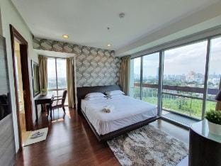 ★Spacious & Luxury 2 BR Apt and Kemang Mansion★ Apartment in Jakarta
