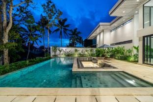 WhiteVilla 6BDR near PARQ, Good Location +Netflix! Villa in Ubud