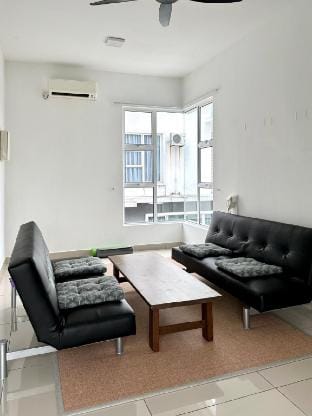 Hom V: 12-22pax 5rm BBQ/Pool/Netflix 4,500sqft Villa in Johor