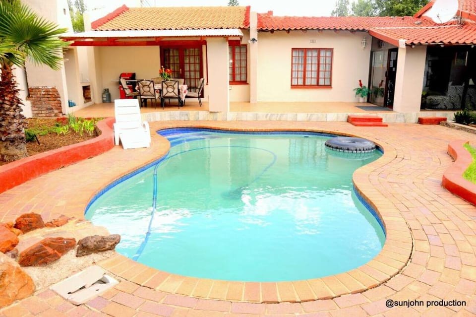 Harmony Guest House. (Home away from home ). Hotel in Sandton