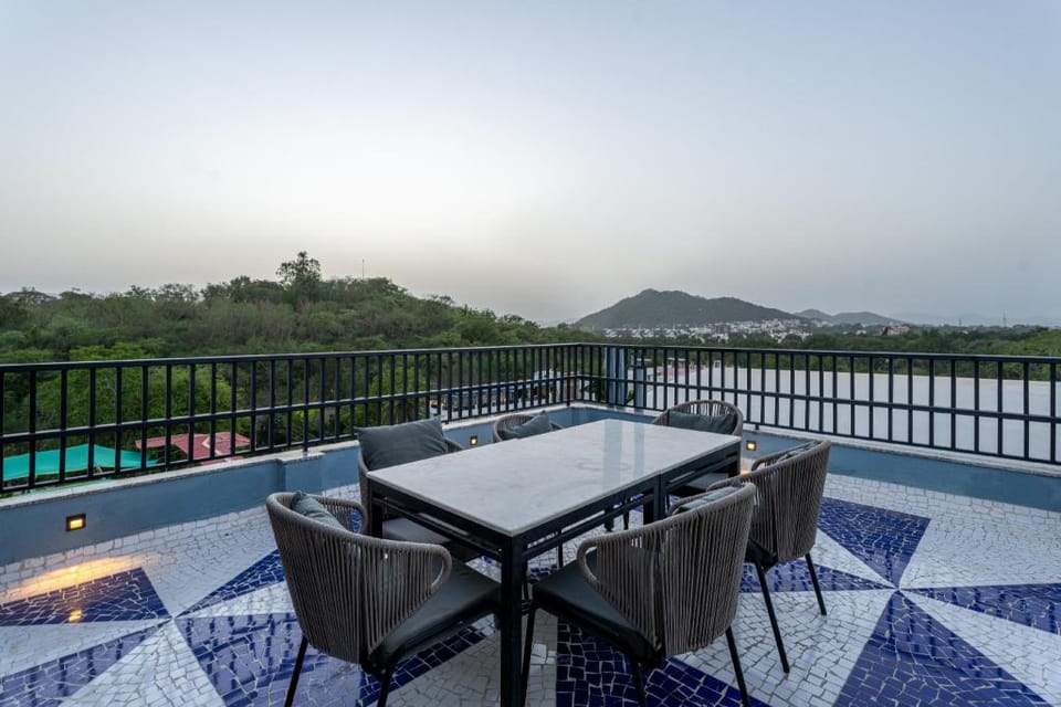 Sita Royal Lakside Chalet Hotel in Udaipur
