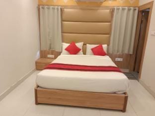 Pallavi International Hotel Apartment in India
