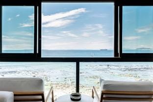 Magical Apartment w/Uninterrupted Ocean Views (Mou Apartment in Cape Town