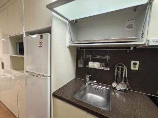 BEST location in Seoul in Hongdae 6th floor Vacation rental in Seoul