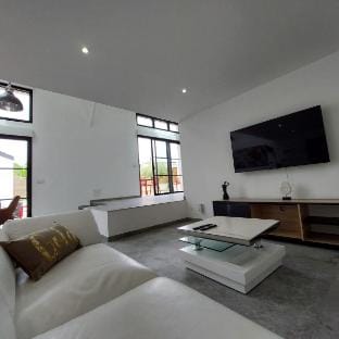 Loft House + SPA, 5 min de Rennes Vacation rental in Brittany