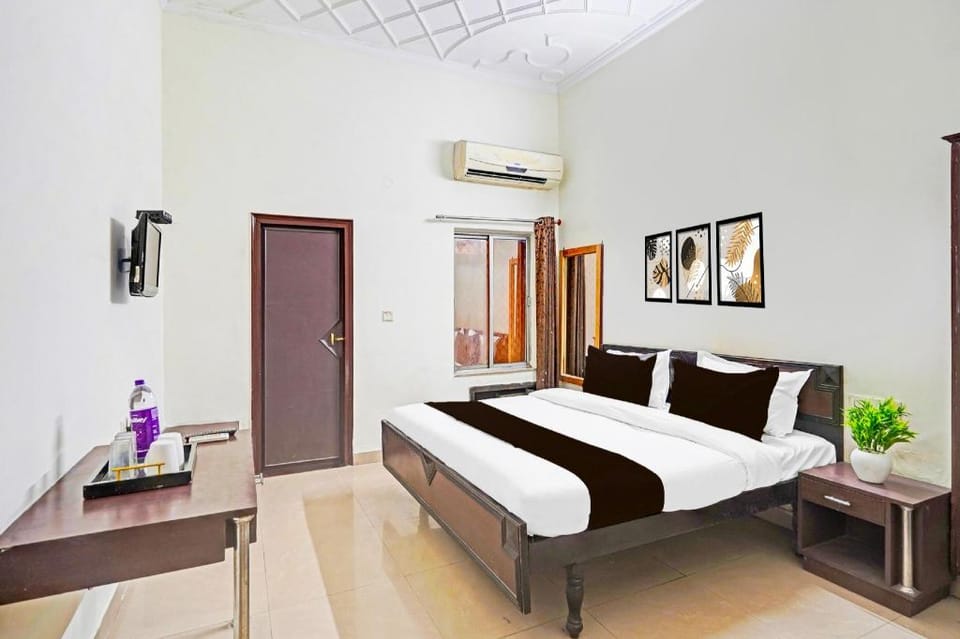 Super Collection O Race Course Dehradun Hotel in Dehradun