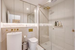 StayAU Hotel-style Apartment BoxHill FREE Parking Netflix Vacation rental in Melbourne