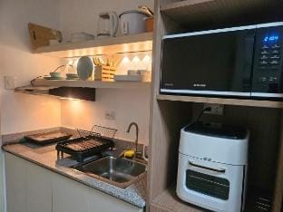 Elegant and Relaxing Place Apartment in Las Pinas