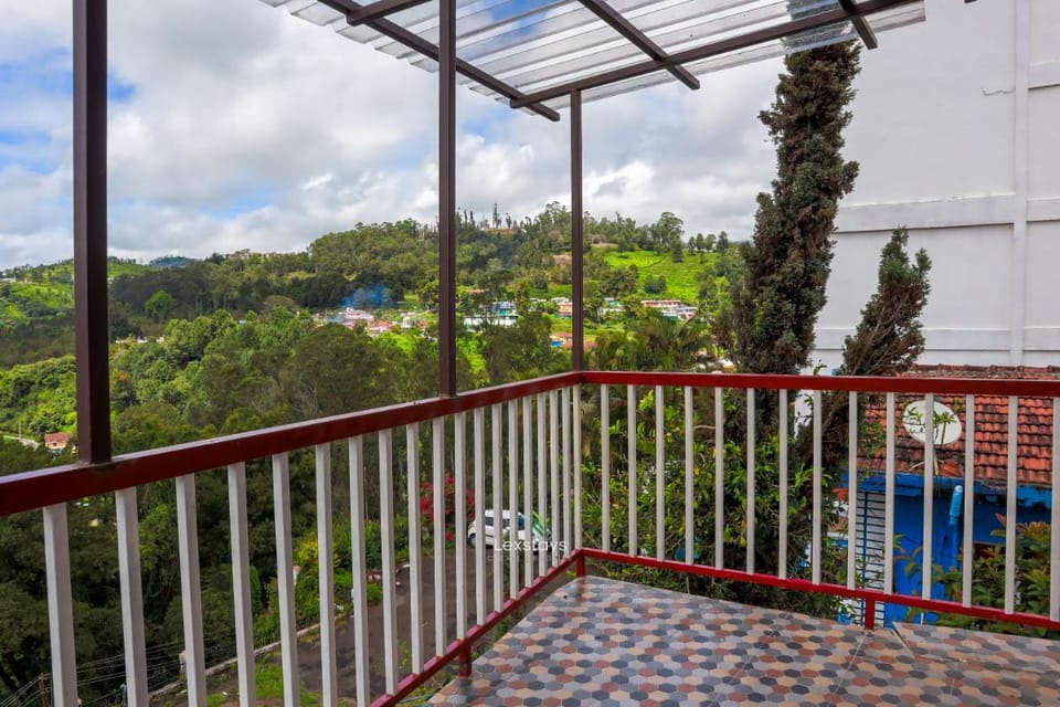 Vijaya Deepa Guest House Coonoor by LexStays Vacation rental in Kerala
