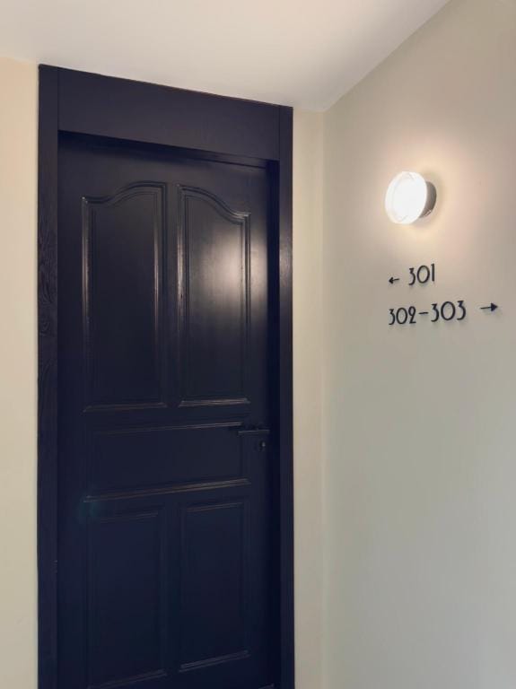 Somran - city center designer’s space Apartment in Phnom Penh Province