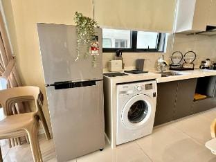 CG01 Amberside Seaview Luxe 3BR3B 12pax Danga Bay Vacation rental in Johor Bahru