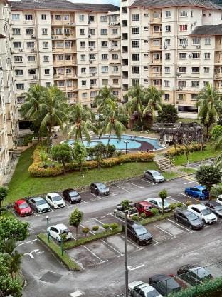 Cukni Homestay - OakLeafPark Condominium  Vacation rental in Hulu Langat
