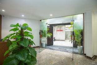 Sumitomo 20 Apartment Alley 86 Linh Lang Apartment in Hanoi