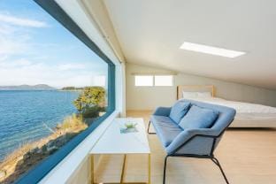 Geoje Daol Pool Villa Pension Bed and Breakfast in South Korea