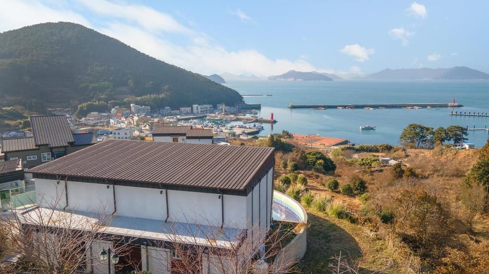 Geoje Piscina Pool Villa Bed and Breakfast in South Korea