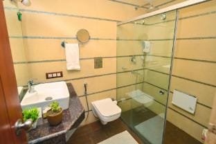 Plutus Luxury Boutique Stay by Quercus Oak Stays Villa in Uttarakhand