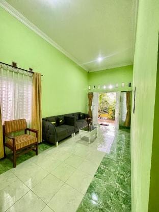 Naya Homestay Family Apartment in Indonesia