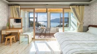Geoje Marine Castle Spa Pension Bed and Breakfast in South Korea