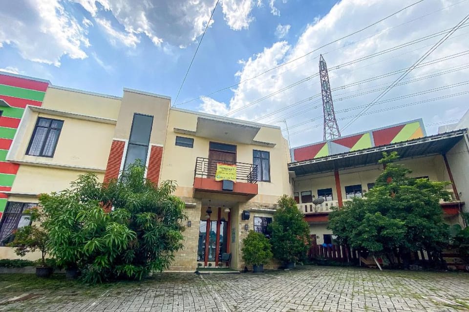 Megarich Syariah RedPartner Lippo Cikarang Hotel in West Java