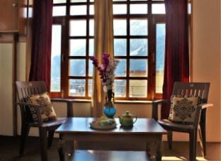 Thakur niwas homestay Vacation rental in Manali
