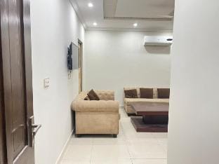 Luxurious Living Bedroom Flat! Apartment in Lahore