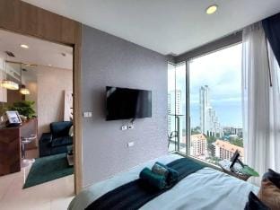 1-bedroom Riviera Wongamat Apartment in Pattaya City