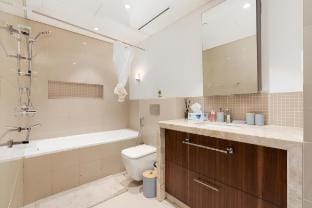 Luxury Dubai Mall Apartment with Full Burj Views! Apartment in Dubai