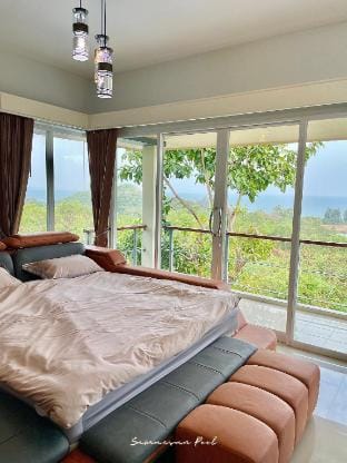 Samaesan Pool No.1 Villa in Chon Buri Changwat
