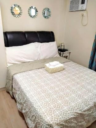 Vinia Studio| Pool Access| 3 Pax Apartment in Quezon City