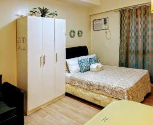 Vinia Studio| Pool Access| 3 Pax Apartment in Quezon City