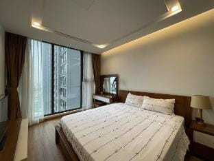 2 Bedrooms Vinhomes Metropolis Vacation rental in Hanoi