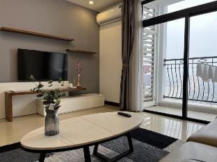 Vinhomes Royal City 2 Bedrooms Apartment in Hanoi