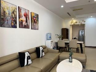 Vinhomes Royal City 2 Bedrooms Apartment in Hanoi
