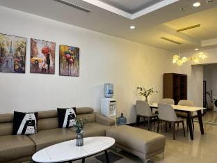 Vinhomes Royal City 2 Bedrooms Apartment in Hanoi