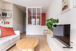 Modern & Quiet Apartment with Terrace near Paris Apartment in Saint-Denis, France