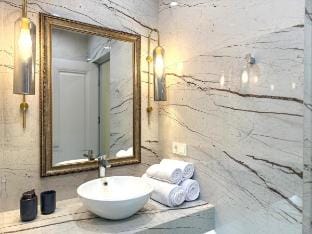 Sweet Home | Luxury modern, 1-bedroom, city centre Apartment in Yerevan