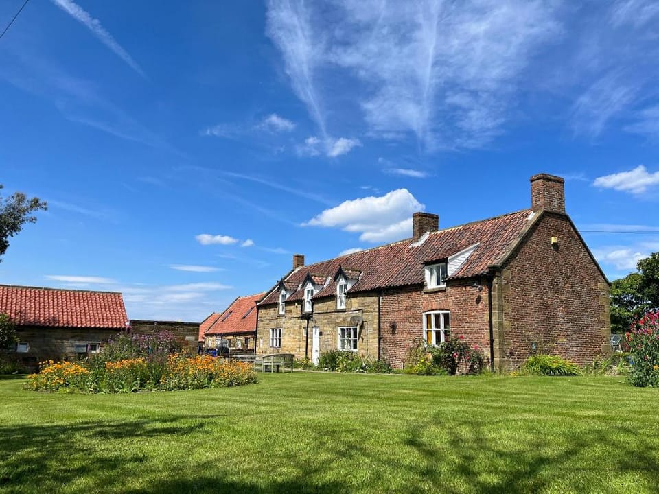 Dale View Cottages Hotel in England