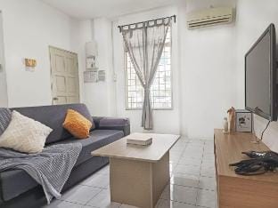 2-Storey Home | Damansara Damai 9Pax | 4 Rooms Vacation rental in Petaling Jaya