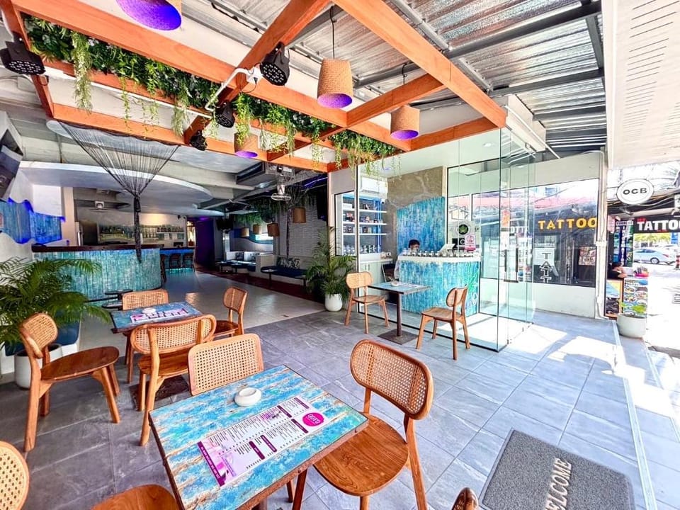 Go To Party Hostel and Bar Aonang Hostel in Krabi Changwat