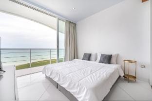 Sunset Sea View Studio Room - C51 Apartment in Pattaya City