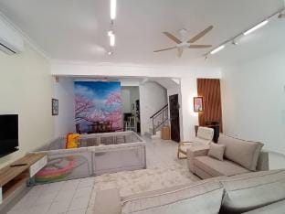 Modern Futuristic House 10Pax@NearIconCity Vacation rental in Penang