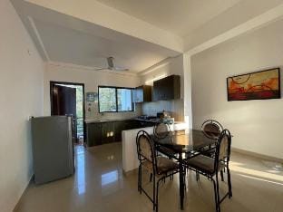 C2 sf4: 2bhk with pool in Vagator by Tanash Homes Apartment in Goa, India
